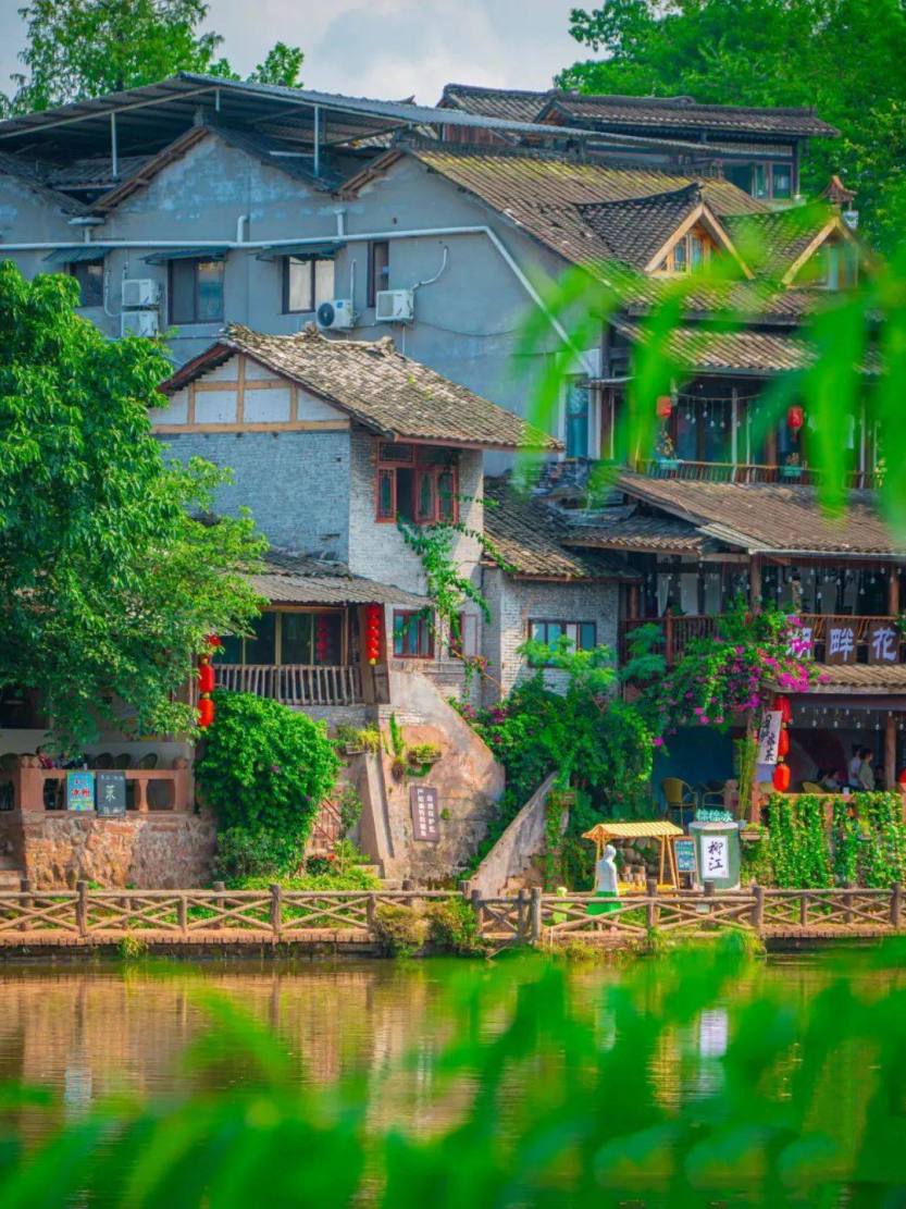配图