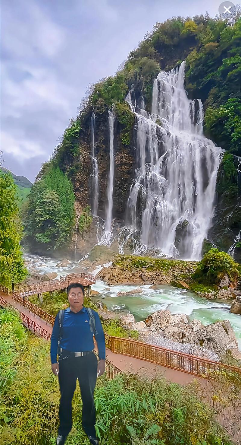 瀑布近景